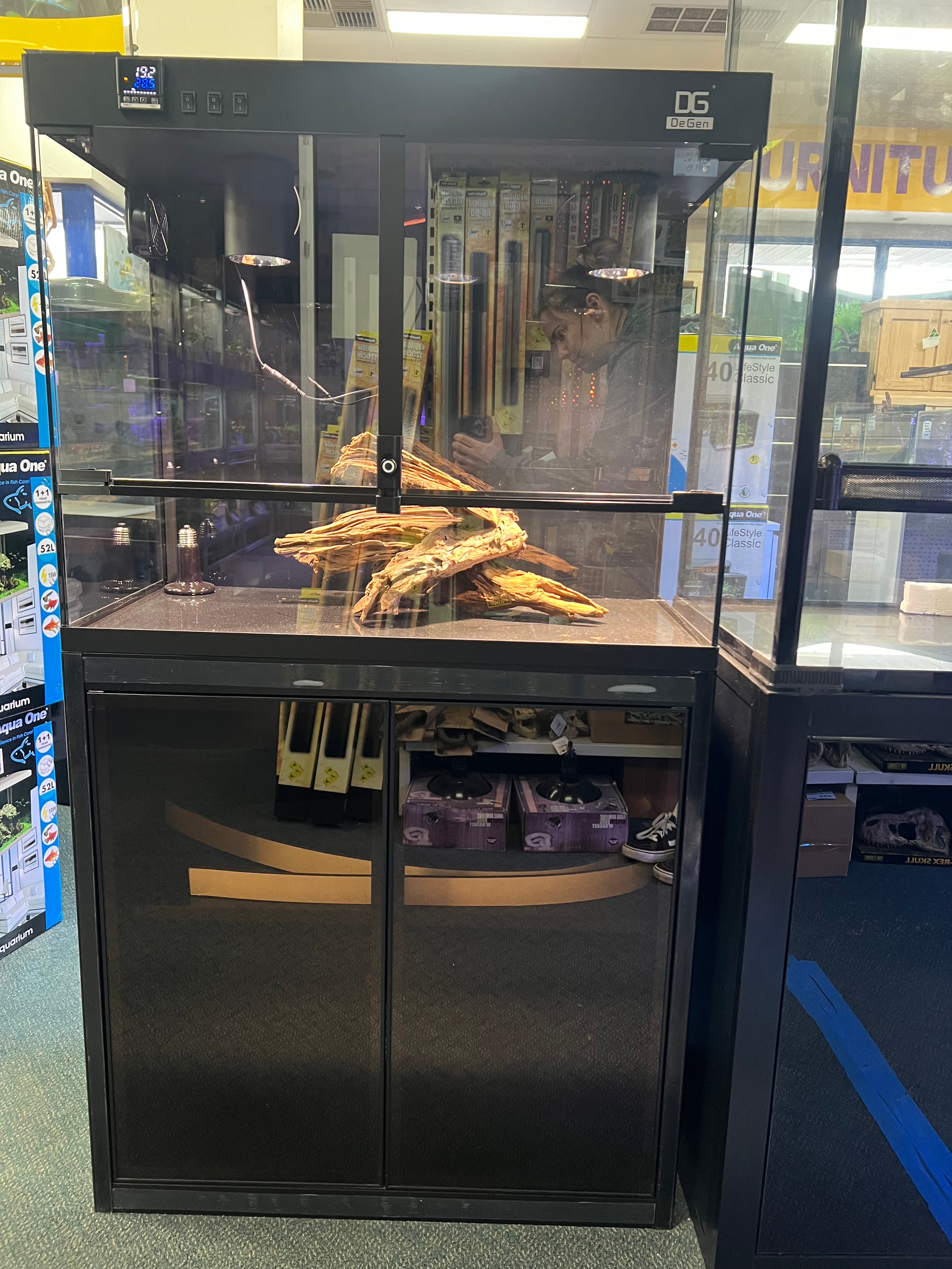 Degen Reptile Tank with Cabinet 3